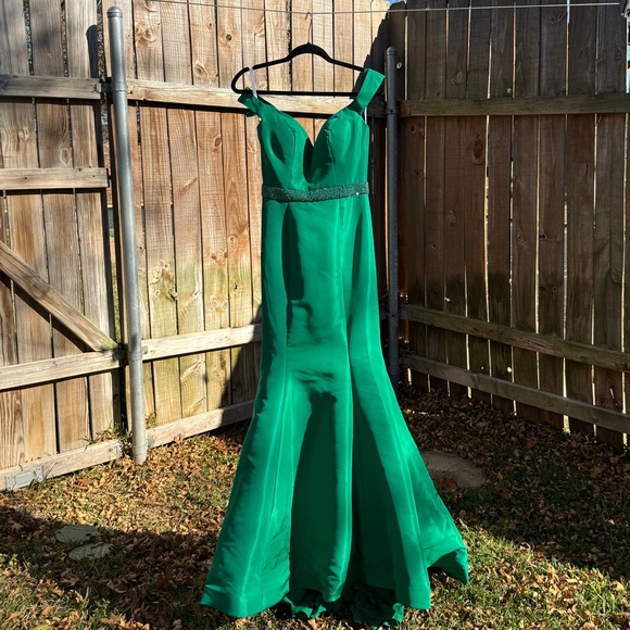 Sherri Hill 50950 Emerald Gown